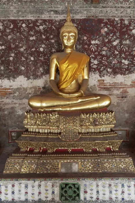 Framed Print : Golden Buddha statue in meditation posture