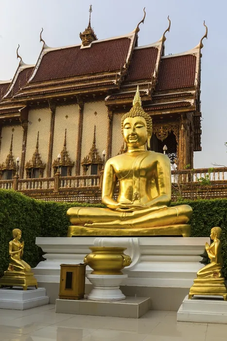 Framed Print : Golden Buddha statues in front of Wat Baan Rai Framed Print : Golden Buddha statues in front of Wat Baan Rai