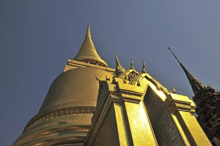 Framed Print : Golden Chedi (Phra Sri Ratana) in Wat Phra Kaeo Grand Palace (Temple of the Emerald Buddha) Framed Print : Golden Chedi (Phra Sri Ratana) in Wat Phra Kaeo Grand Palace (Temple of the Emerald Buddha)