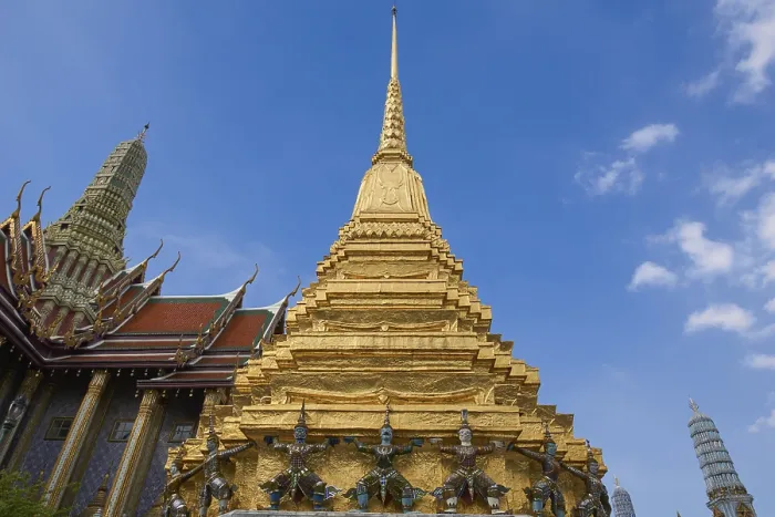 Framed Print : Golden Chedi at Wat Phra Kaew, Grand Palace Framed Print : Golden Chedi at Wat Phra Kaew, Grand Palace