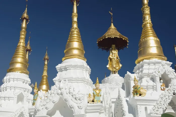 Framed Print : Golden Chedis, Shwedagon pagoda