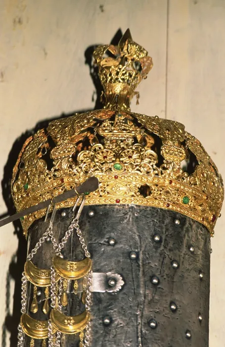 Framed Print : Golden crown in jewish synagogue Framed Print : Golden crown in jewish synagogue
