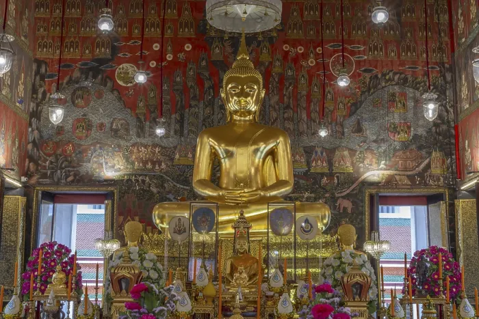 Framed Print : Golden meditating Buddha at Wat Saket Framed Print : Golden meditating Buddha at Wat Saket