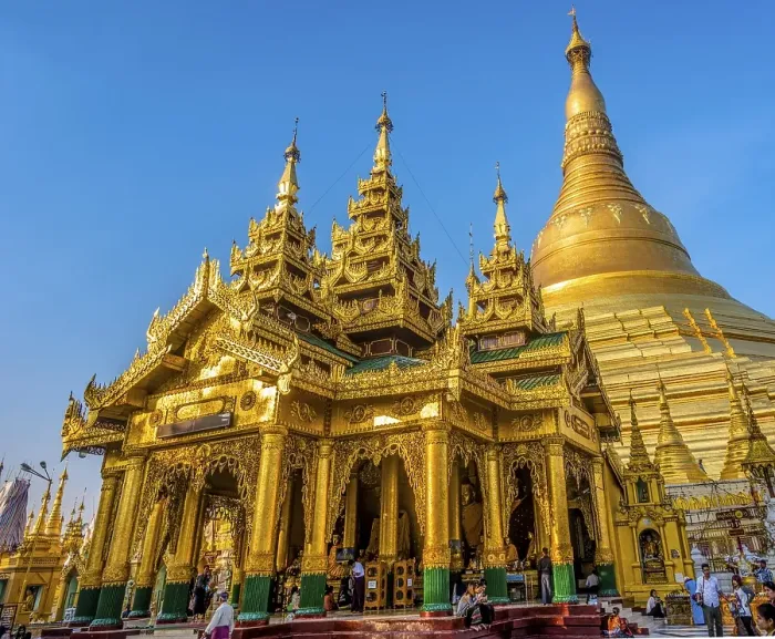 Framed Print : Golden Shwedagon Pagoda, main stupa