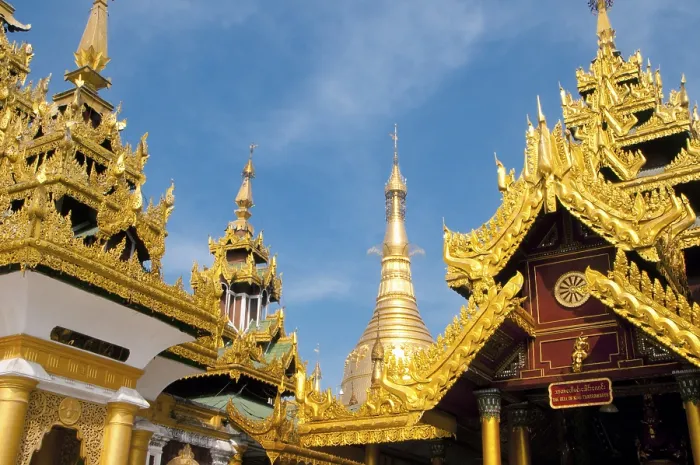 Framed Print : The golden stupa of the Shwedagon Pagoda rises almost 100 m (330ft)