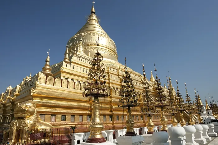 Framed Print : Golden stupa of Shwezigon Pagoda Framed Print : Golden stupa of Shwezigon Pagoda