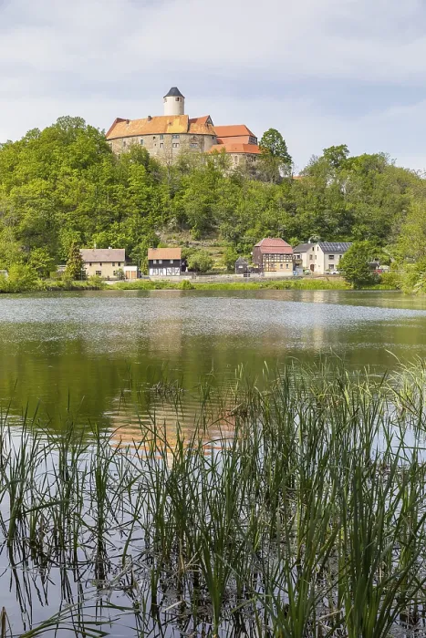 Framed Print : Gondola pond and Schonfels Castle in Altschonfels