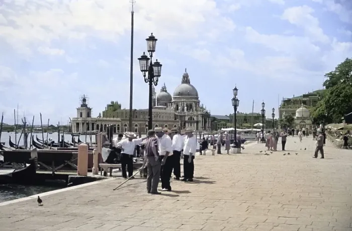 Framed Print : Gondoliers and gondolas, Riva degli Schiavoni, Basilica Santa Maria della Salute, Venice, Italy, Europe 1956 colourised image from Ektachrome slide, Europe Framed Print : Gondoliers and gondolas, Riva degli Schiavoni, Basilica Santa Maria della Salute, Venice, Italy, Europe 1956 colourised image from Ektachrome slide, Europe