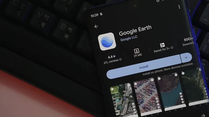 Framed Print : Google Earth app displayed on a phone screen with installation option Framed Print : Google Earth app displayed on a phone screen with installation option
