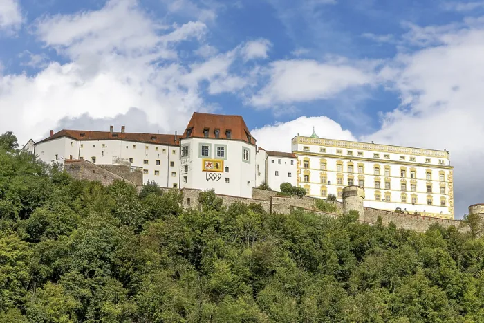 Framed Print : Gothic castle Veste Oberhaus on Georgsberg with blue sky in the background