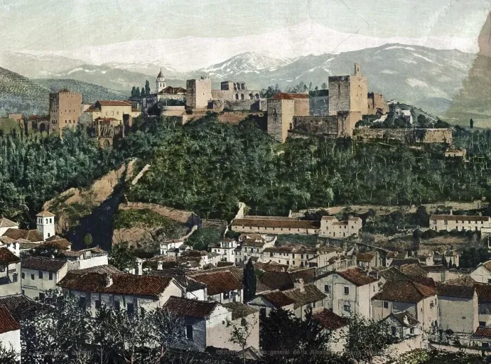 Framed Print : Granada. Vista generale de la Alhambra y Sierra Nevada Framed Print : Granada. Vista generale de la Alhambra y Sierra Nevada