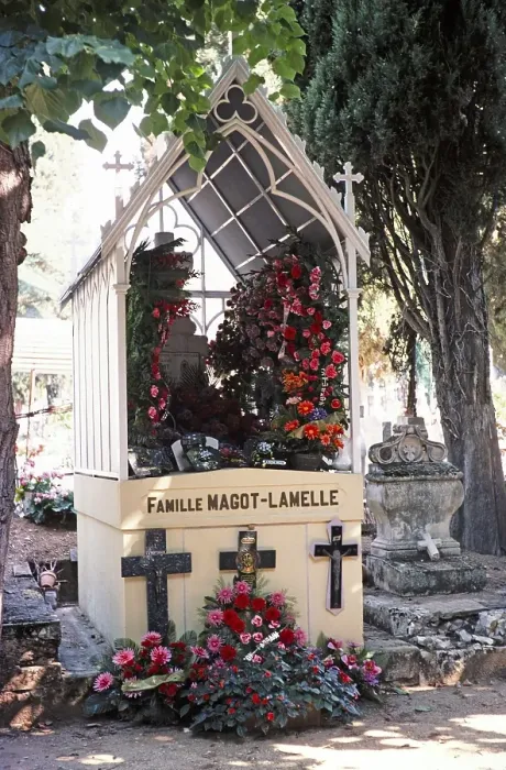 Framed Print : Grave of the Magot Lamelle family, Cahors, Lot department, south-west France 1976 Framed Print : Grave of the Magot Lamelle family, Cahors, Lot department, south-west France 1976