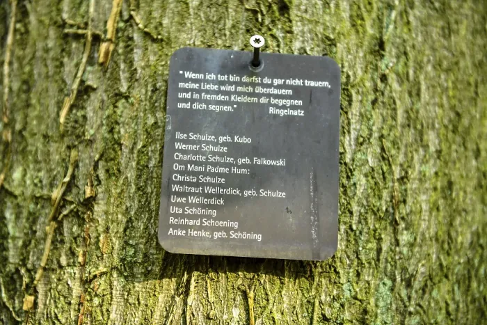 Framed Print : Gravestone sign, Friedwald, Erdersche Strasse