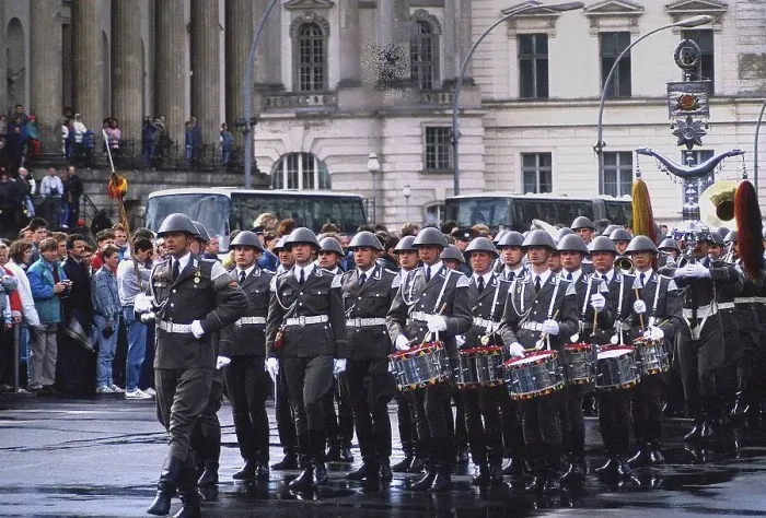 Framed Print : Great changing of the guard in front of Schinkel's Neue Wache