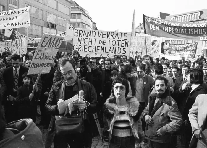 Framed Print : Greeks and Germans demonstrated in Bonn on 10