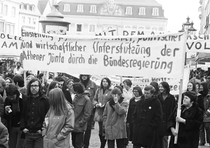 Framed Print : Greeks and Germans demonstrated in Bonn on 10 Framed Print : Greeks and Germans demonstrated in Bonn on 10