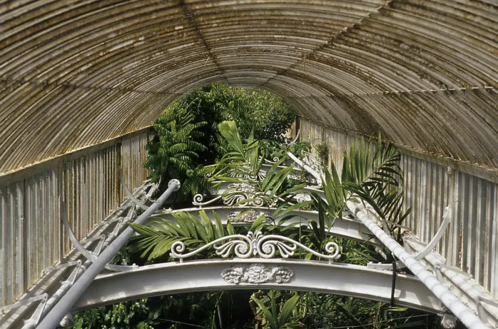 Framed Print : Greenhouse Kew Gardens
