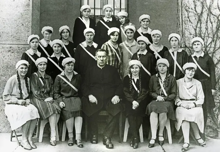 Framed Print : Group shot, Final class, 1930, Karolinengymnasium Rosenheim Framed Print : Group shot, Final class, 1930, Karolinengymnasium Rosenheim