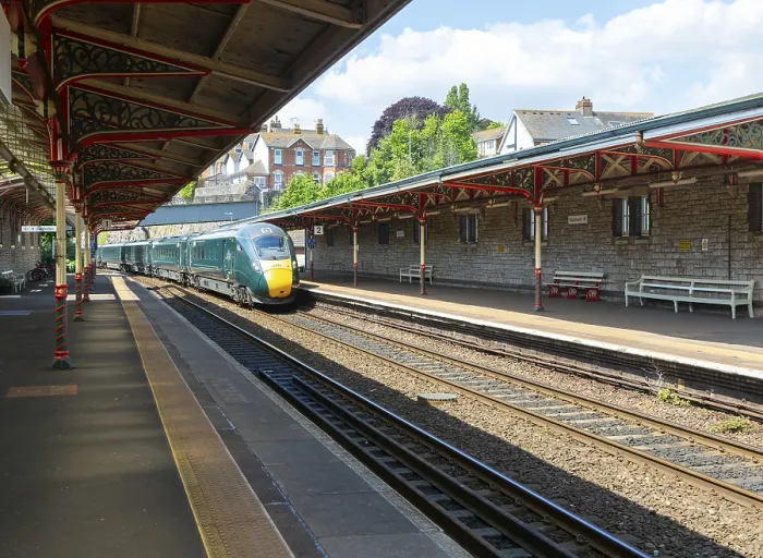 Framed Print : GWR British Rail Class 800 Inter City Express train at Teignmouth railway station
