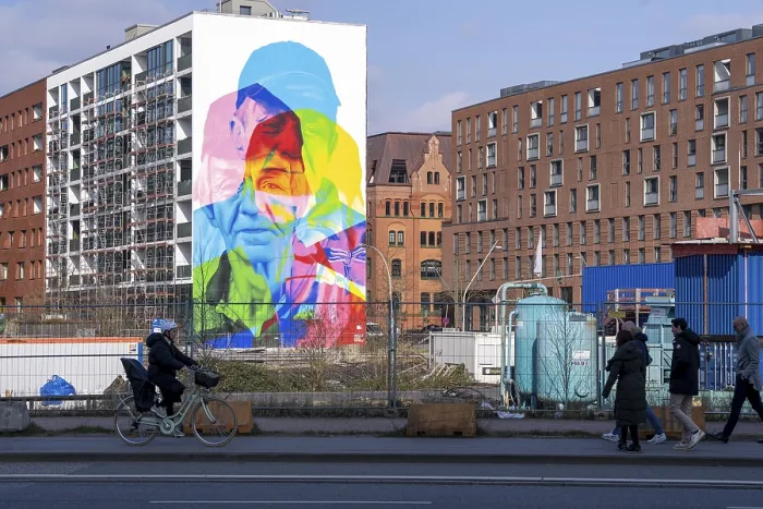 Framed Print : Hafencity, Ueberseequartier, mural on Shanghaiallee
