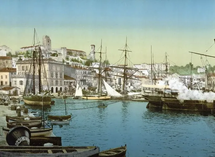 Framed Print : Harbour of Cannes on the Cote d'Azur Framed Print : Harbour of Cannes on the Cote d'Azur