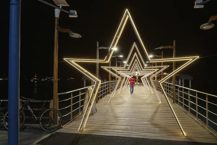 Framed Print : Harbour lighting, jetty, Christmas decoration