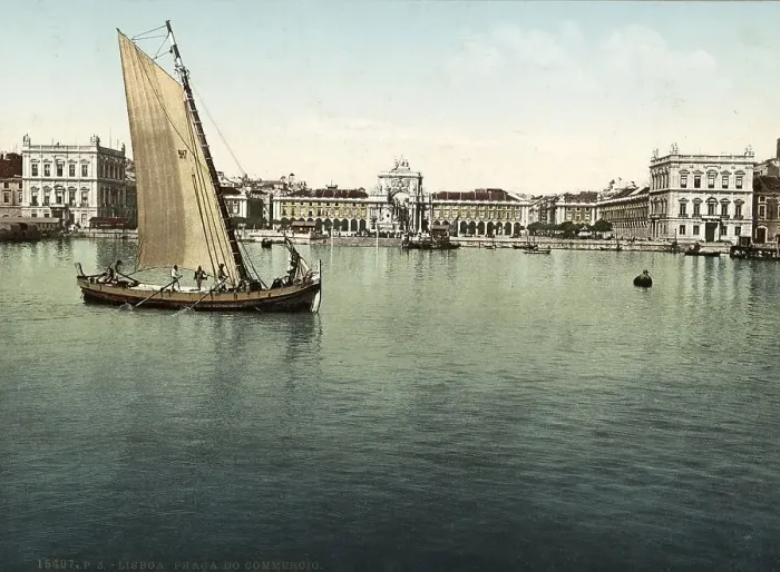 Framed Print : Harbour scene, Lisboa, Lisbon, Portugal