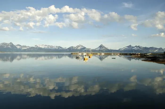 Framed Print : The harbour of Skutvik, Lofoten Islands