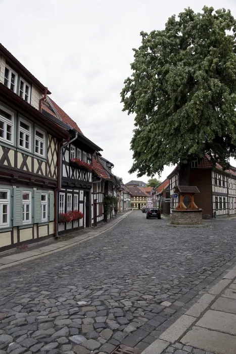 Framed Print : Harz, Hinter-Strasse, Altstadtgasse Framed Print : Harz, Hinter-Strasse, Altstadtgasse