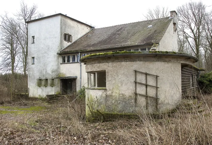 Framed Print : Harzgerode, former paediatric lung sanatorium 1929-1931 by Godehard Schwethelm