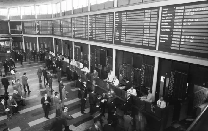 Framed Print : Hectic activity, here at the Rheinisch-Westfaelische Boerse in 1966 Framed Print : Hectic activity, here at the Rheinisch-Westfaelische Boerse in 1966