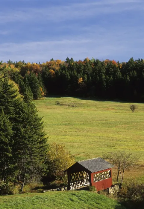 Framed Print : High Mowing Farm covered bridge, Vermont, USA