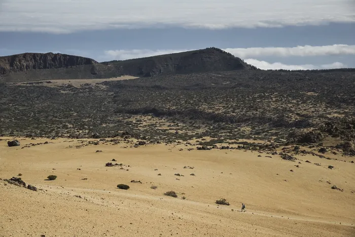 Framed Print : Hikers, Parque Nacional de las Canadas del Teide