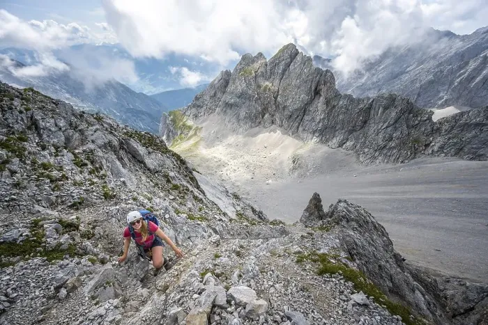 Framed Print : Hikers on the trail to Lamsenspitze