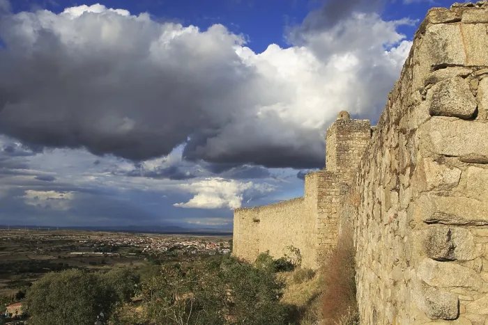 Framed Print : Hilltop castle in historic medieval town of Trujillo