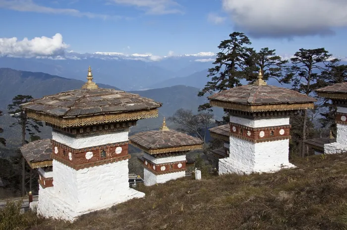 Framed Print : Himalaya view and stupas from Dochu La pass