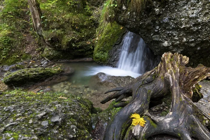 Framed Print : Hinang waterfalls, gorge, rock Framed Print : Hinang waterfalls, gorge, rock