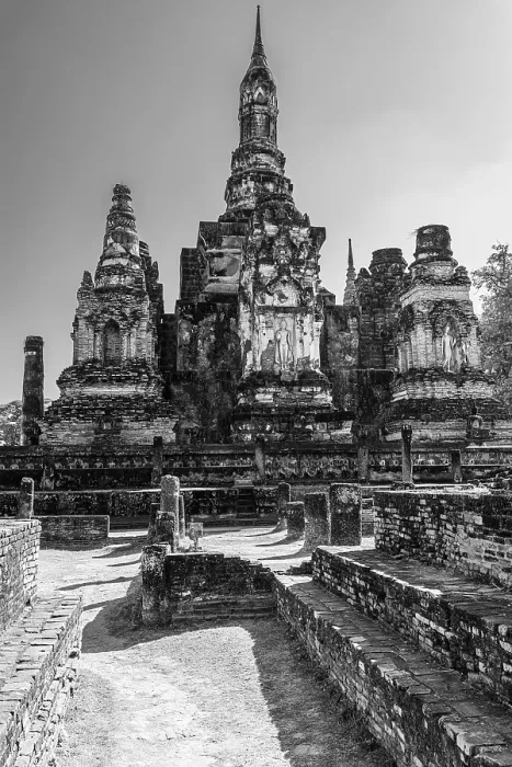 Framed Print : Historic Buddhist temple complex Wat Mahathat