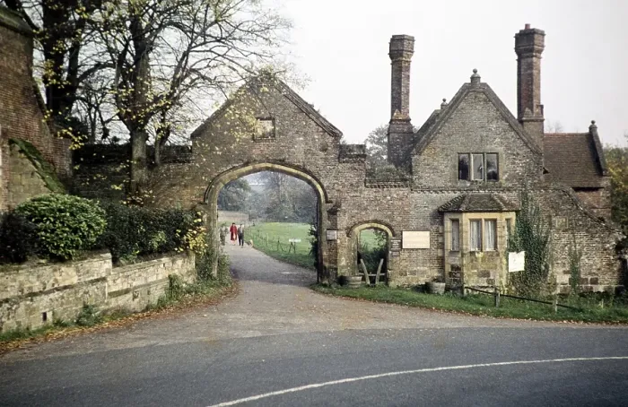 Framed Print : Historic building The Gatehouse, Penshurst Castle, Penshurst, Kent, England, UK, November 1958