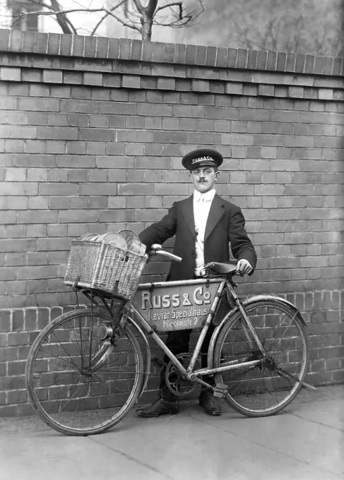 Framed Print : Historic photo, kaviar salesman, ca. 1915