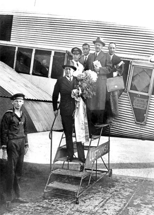 Framed Print : Historic photograph, aeroplane passengers
