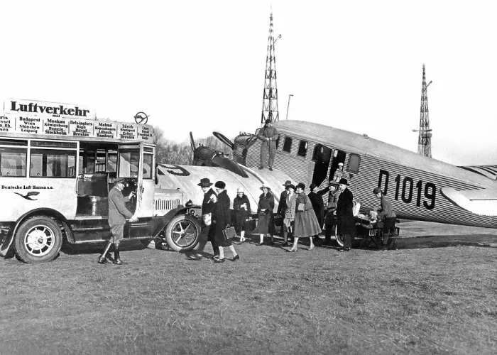 Framed Print : Historic photograph, aeroplane passengers in the twenties