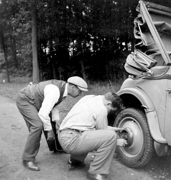 Framed Print : Historic photograph, car with a flat tyre Framed Print : Historic photograph, car with a flat tyre