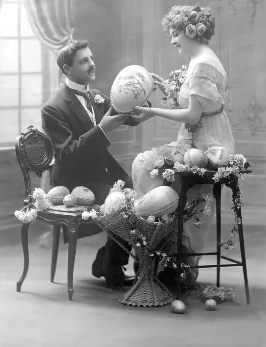 Framed Print : Historic photograph, Easter, couple with Easter eggs
