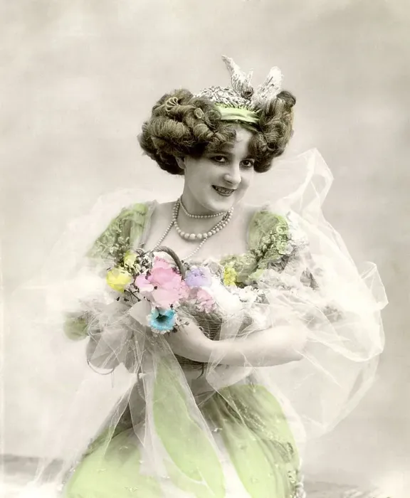 Framed Print : Historic photograph, fashion, around 1914 Framed Print : Historic photograph, fashion, around 1914