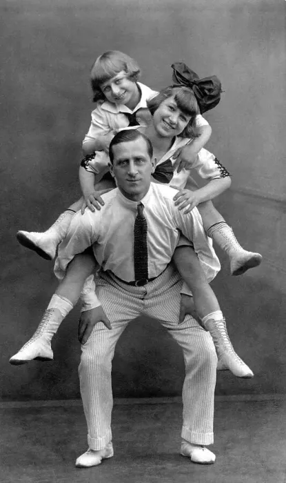 Framed Print : Historic photograph, father with his two children