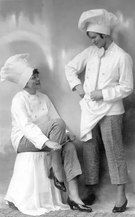 Framed Print : Historic photograph, two female cooks, around 1920