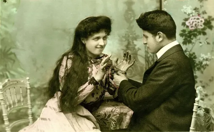 Framed Print : Historic photograph, flirt, around 1915