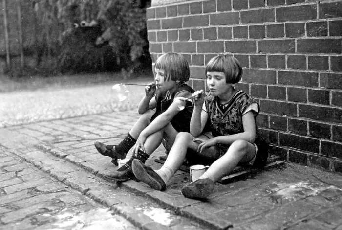 Framed Print : Historic photograph, two girls blowing bubbles Framed Print : Historic photograph, two girls blowing bubbles