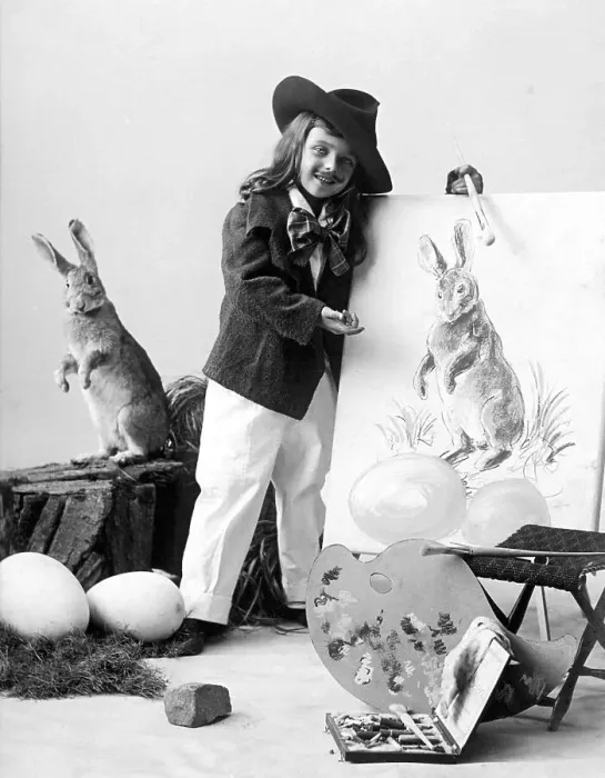Framed Print : Historic photograph, painter painting Easter bunnies